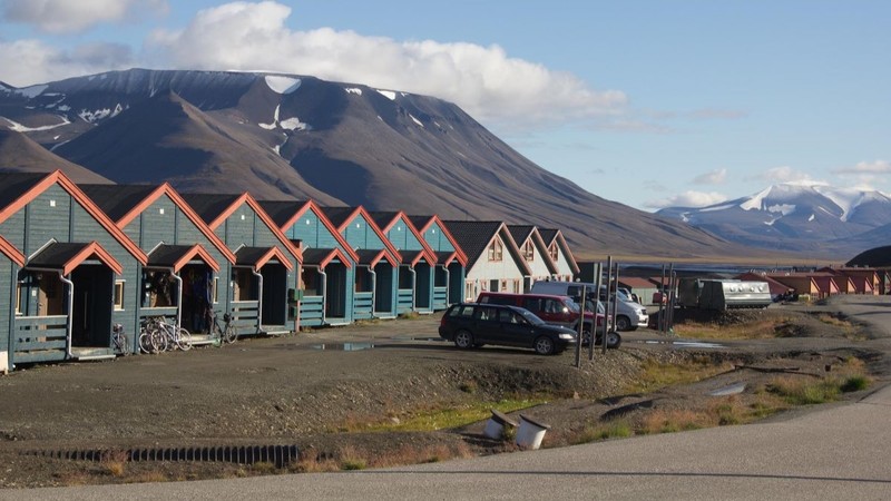 Hus på Svalbard - illustrasjonsbilde